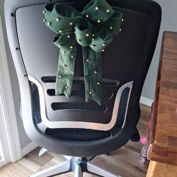 Grandin Road Red Bow with Gold Trim and Green Bow with Gold detail NWT - Picture 6 of 9